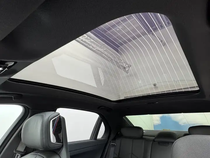 BMW 740 xDrive Display