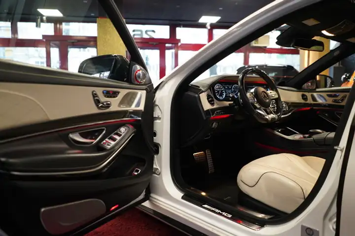 Mercedes S63 AMG Back